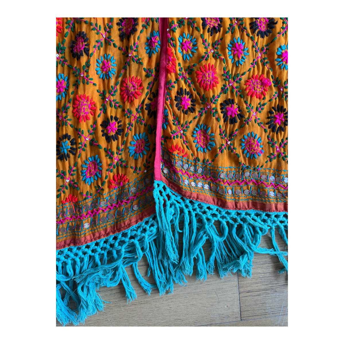 aşırı eğlenceli, işlemeli kimono