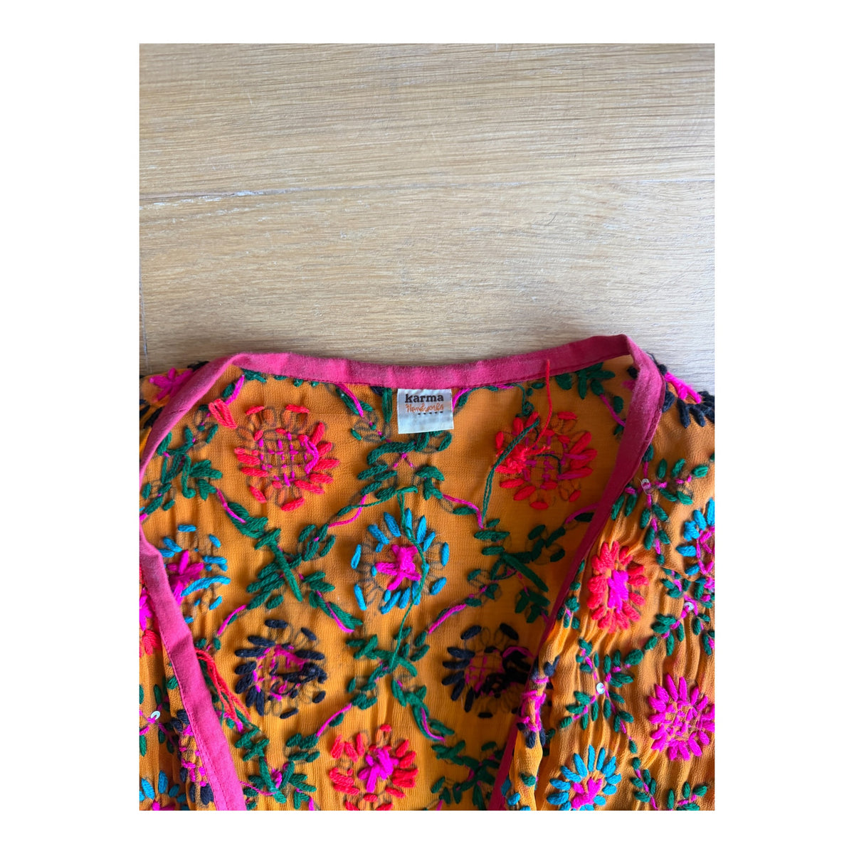 aşırı eğlenceli, işlemeli kimono