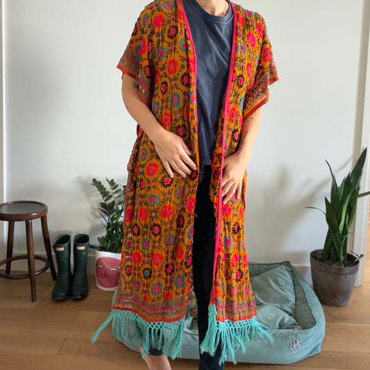 aşırı eğlenceli, işlemeli kimono